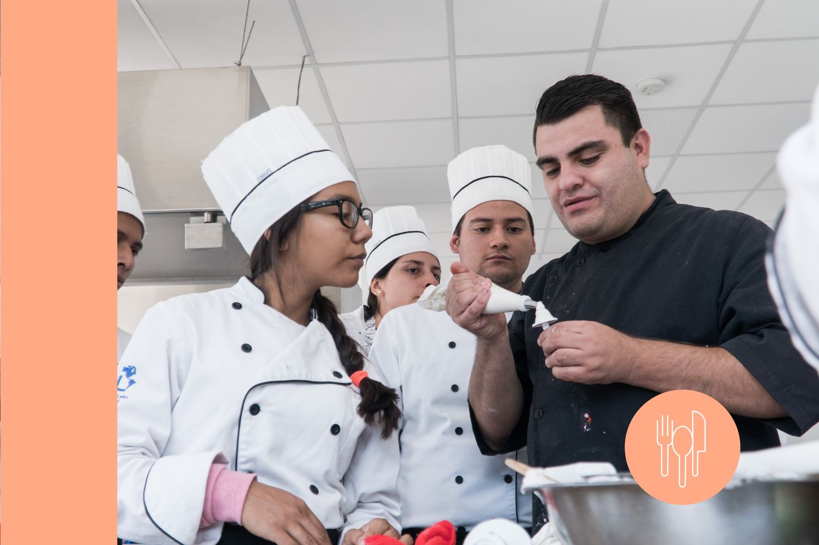 Chef mostrando a alu…